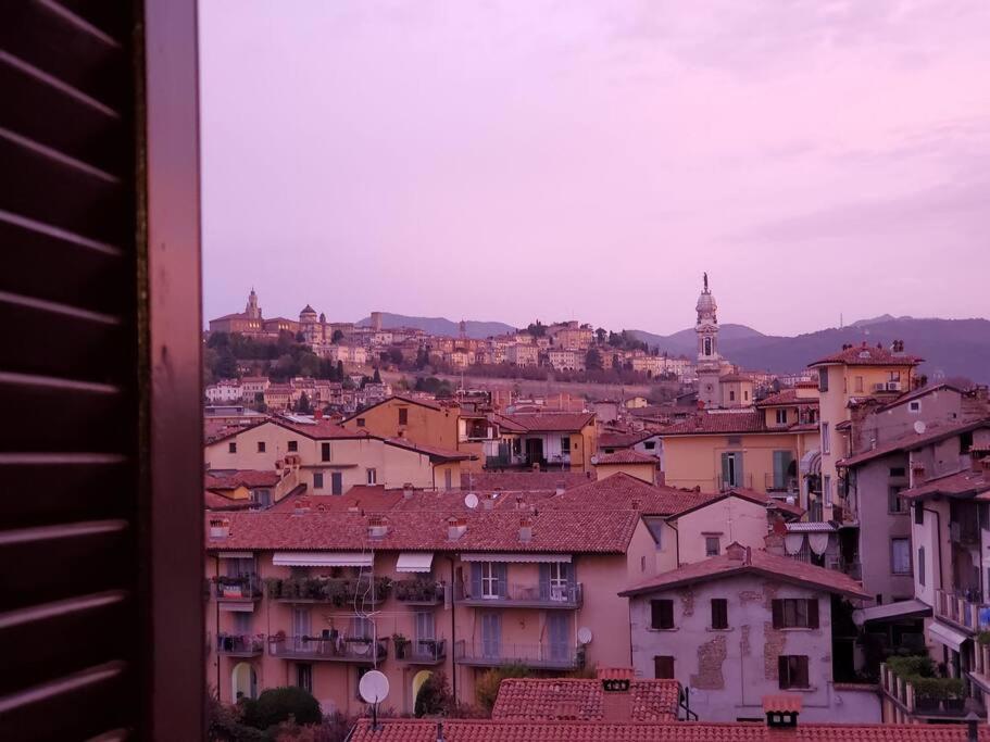 "La Me Ca" Intero Appartamento In Centro Con Vista Sui Colli Bergamo Luaran gambar
